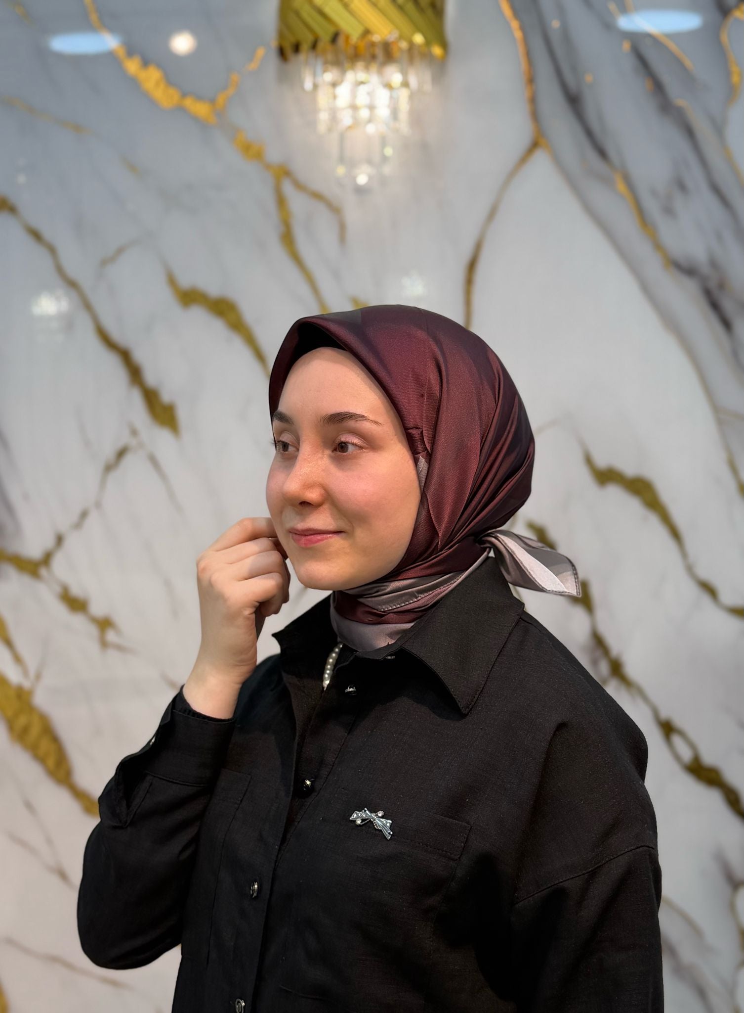 PİRAMİT KRİSTAL EŞARP 3802