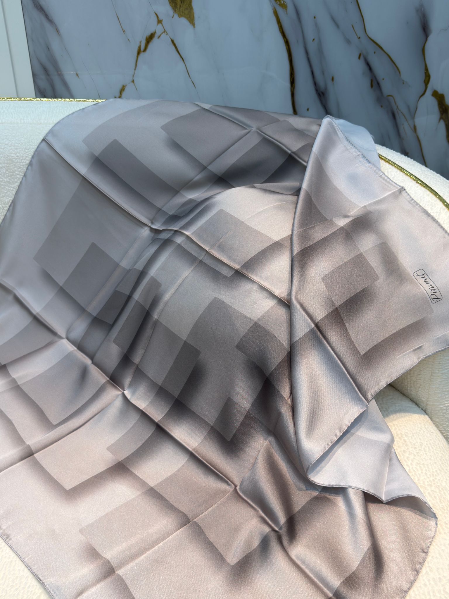 PİRAMİT KRİSTAL EŞARP 3802